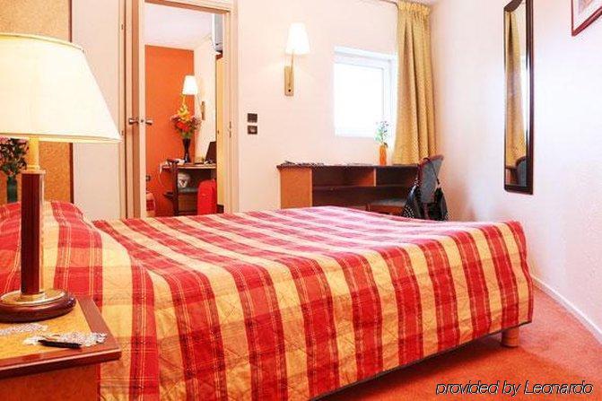 Ibis Styles Paris Saint Ouen Otel Oda fotoğraf